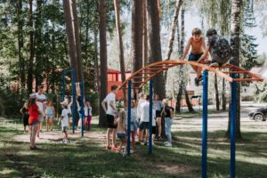 Angļu valodas un mākslas nometne bērniem: 2018. gada vasara